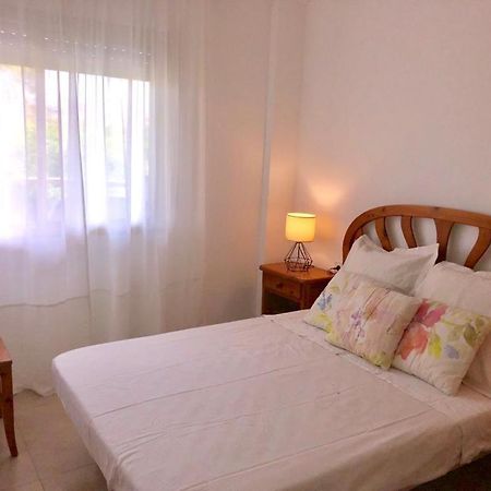 Apartamento Centrico Con Piscina Салоу Екстериор снимка