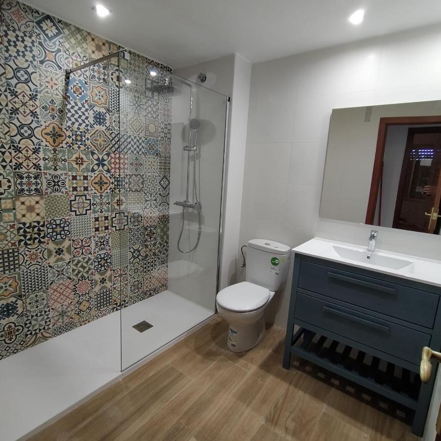 Apartamento Centrico Con Piscina Салоу Екстериор снимка