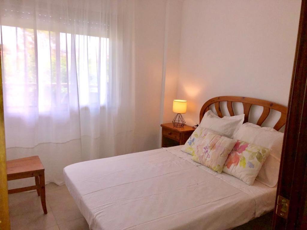 Apartamento Centrico Con Piscina Салоу Екстериор снимка